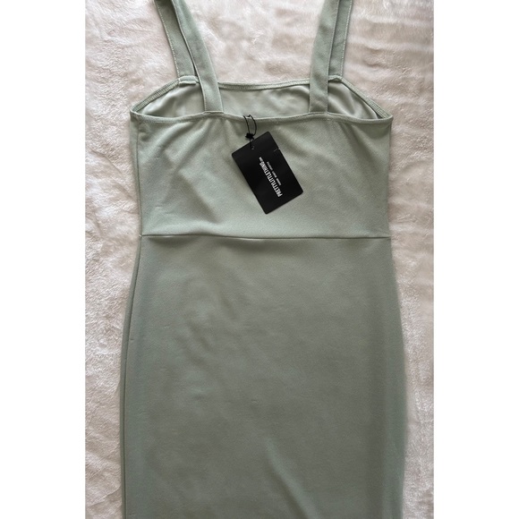 PRETTY LITTLE THING MAXI DRESS - Picture 6 of 8